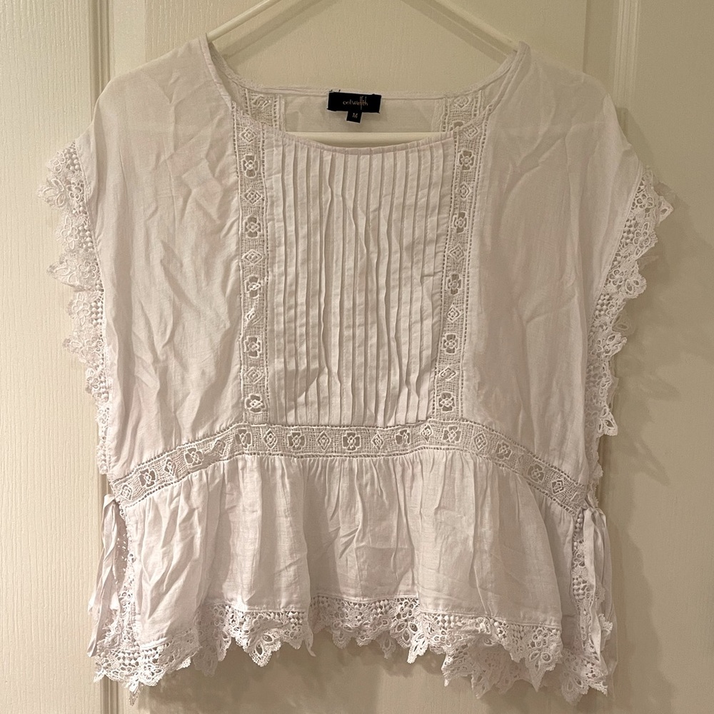 🍂White Lace Trim Top